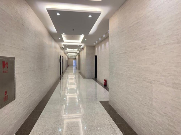 clay-slabs--120x60--travertine-cloud-white
