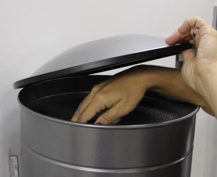 black-lid-box