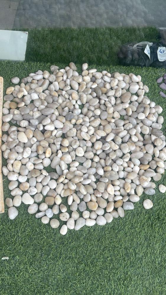 small-shiny-white-ornamental-stone-20-kg