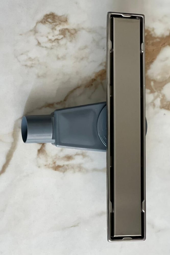 steel-shower-drain-with-built-in-tiles--40-cm-with-a-drain
