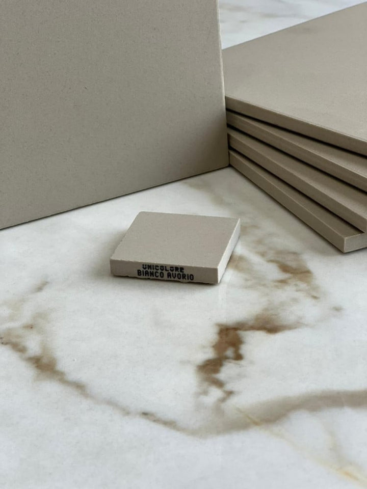 italian-beige-porcelain--unicolore-bianco-avorio--2020
