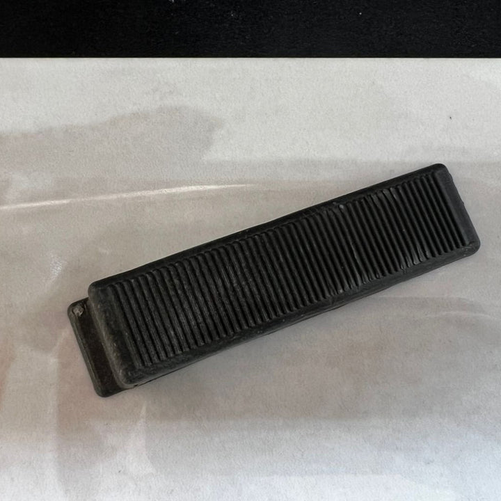 black-wedge-for-leveling-joints