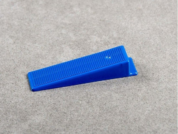 blue-wedge-for-leveling-joints-spanish