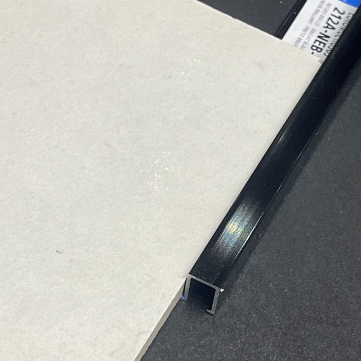 212a-neb-black-glossy-aluminum-angle