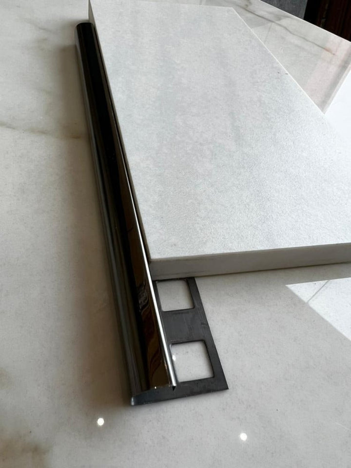 black-corner-spacer--278-25