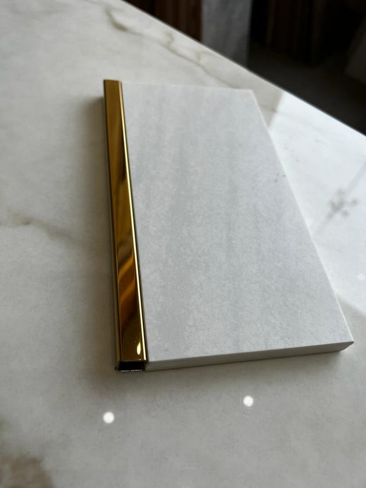 square-gold-corner-spacer--126-20