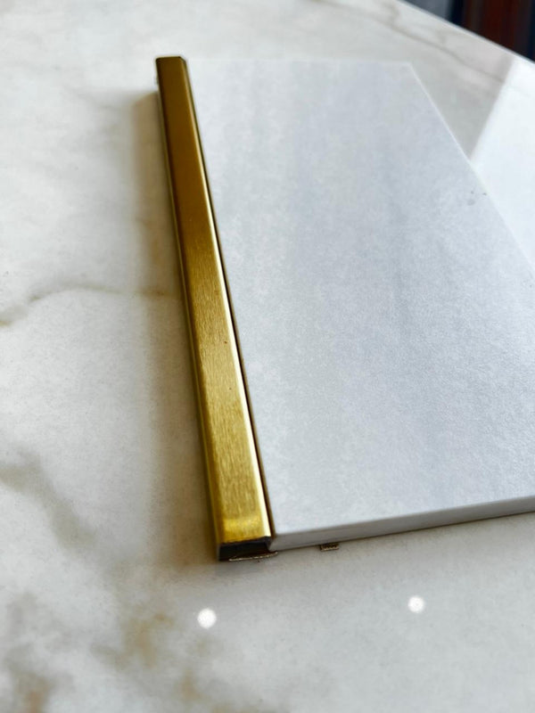 square-gold-brushed-corner-spacer--129-32