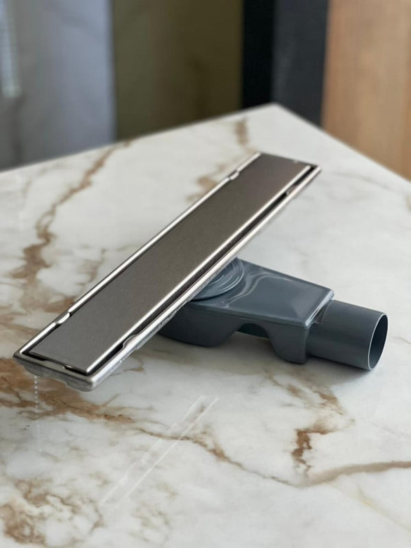 steel-shower-drain-with-built-in-tiles--40-cm-with-a-drain
