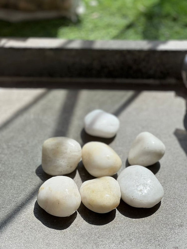 large-shiny-white-decorative-stone-10-kg-pack